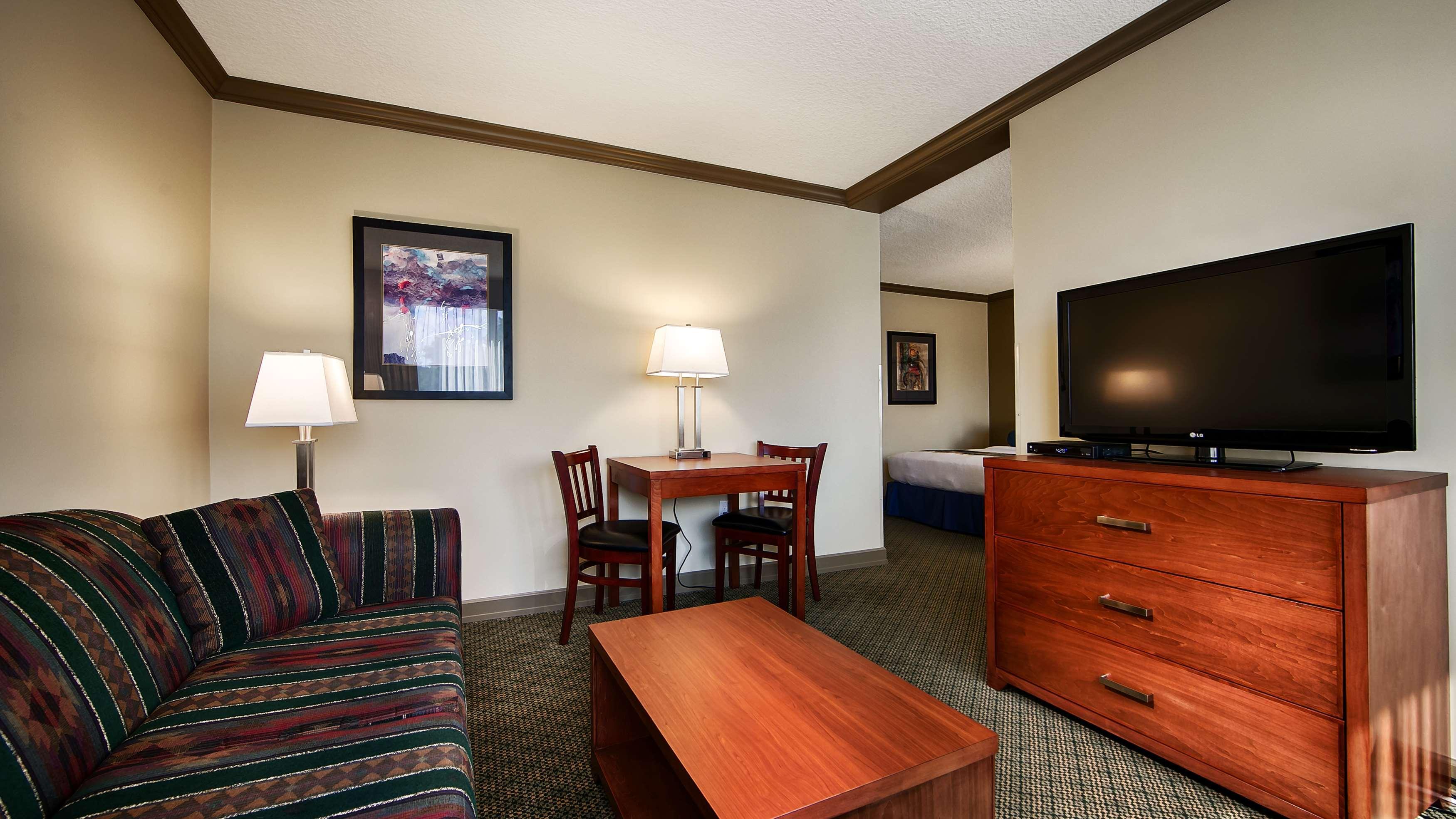 Best Western Plus Barclay Hotel Port Alberni Bagian luar foto