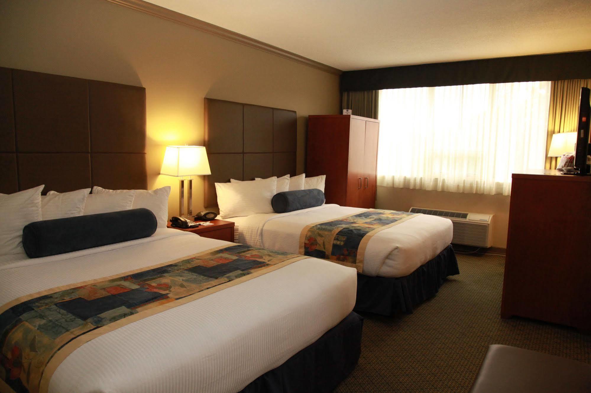 Best Western Plus Barclay Hotel Port Alberni Bagian luar foto